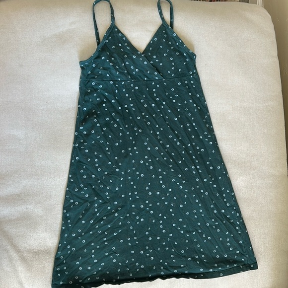 Brandy Melville Green Floral Dress - Picture 1 of 2